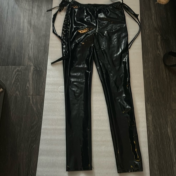 AKIRA Lace Up Black PU Faux Leather Skinny Pants L Punk Goth Rocker Bratz - Picture 6 of 12